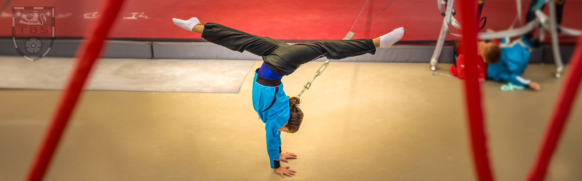 TBS Verein Saarbrücken Saarland bietet Akrobatik und Turnen Turnen und Akrobatik beim TBS